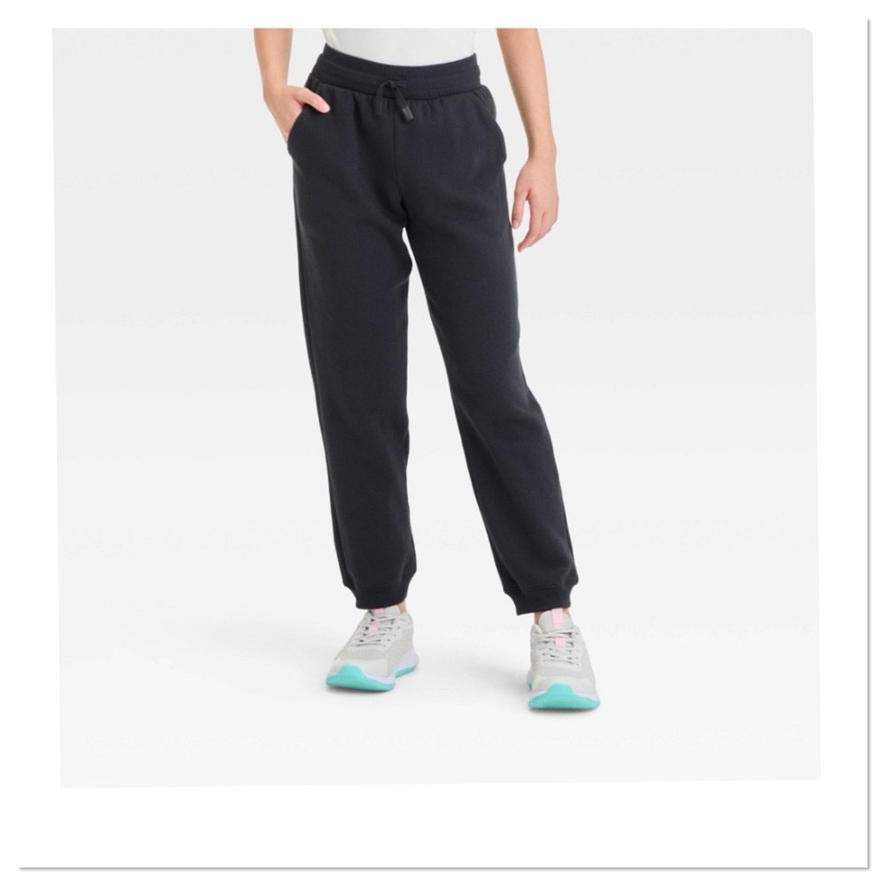 Girl’s Fleece Jogger Pants all in motion